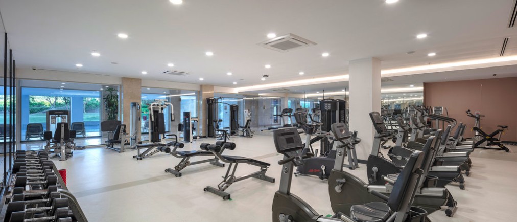 Gym with free weights, strength machines and cardio equipment