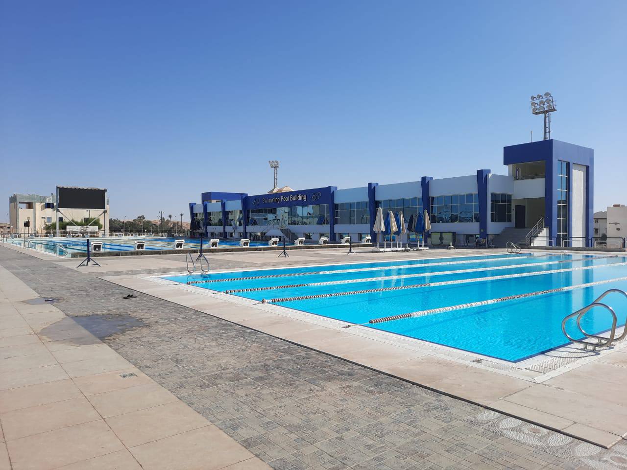 50m and 25m outdoor pools with poolside deck