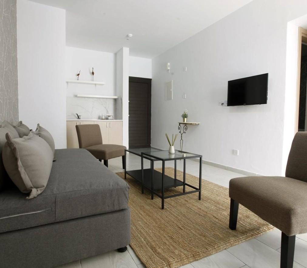 Espace de vie dans la chambre d'hôtel